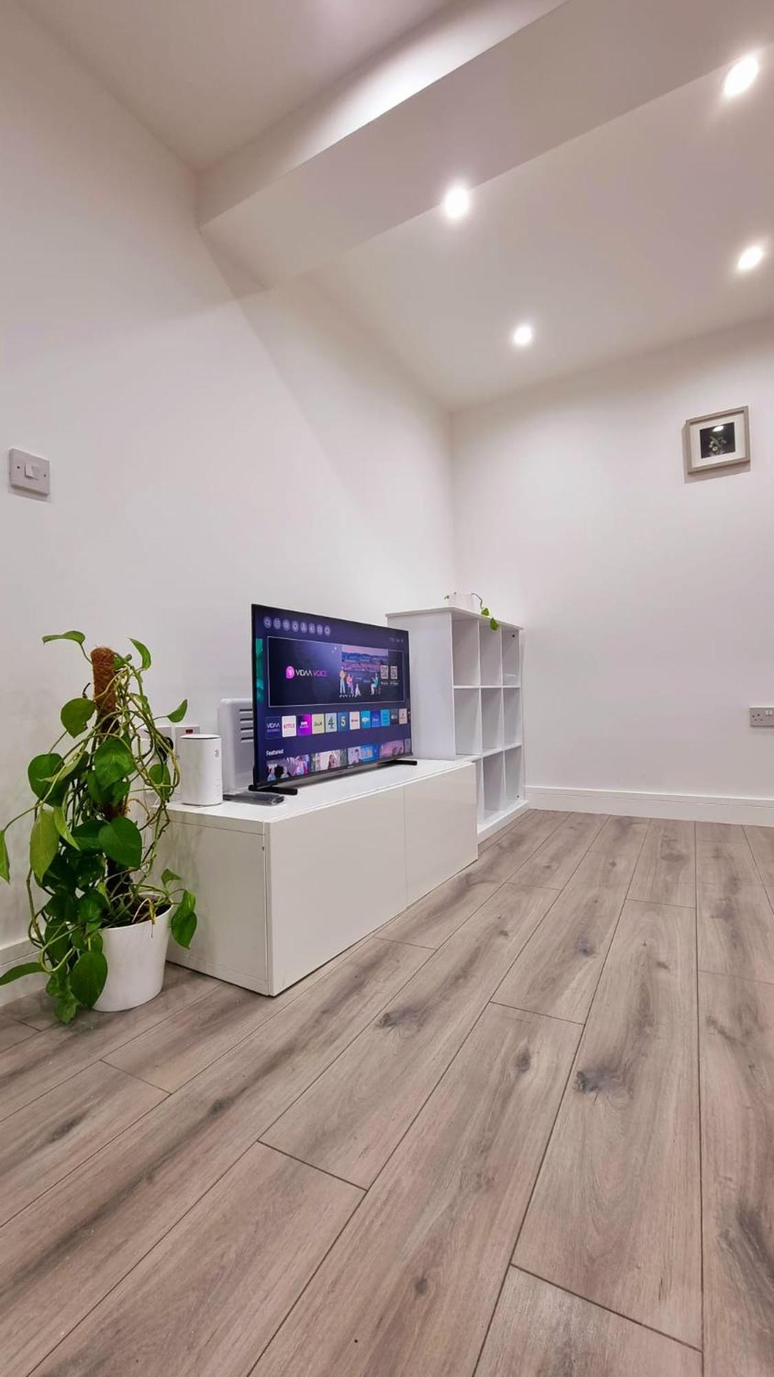 Brand New Flat Close To Turnpike Lane Tube Station London Exterior photo